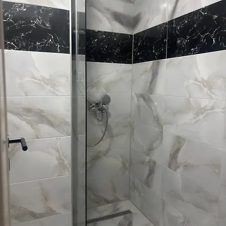 Lana & Ella 公寓 *