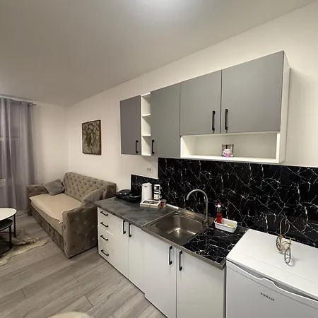 Lana & Ella * Mostar