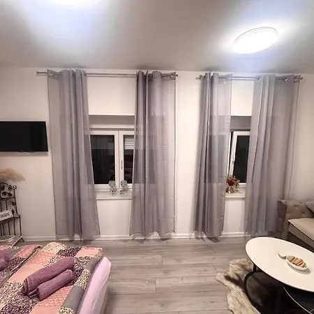 Lana & Ella Διαμέρισμα